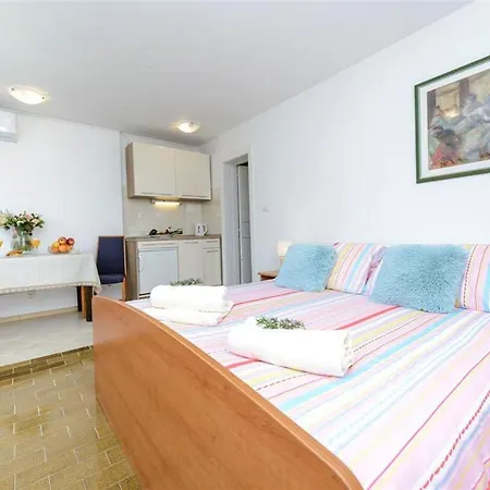 Apartment Rose - With Terrace