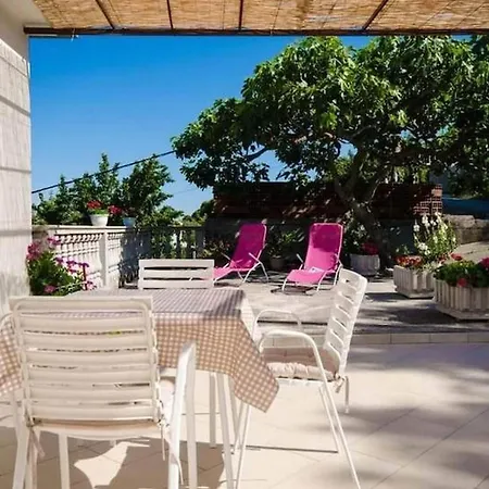 Apartment Rose - With Terrace Molunat
