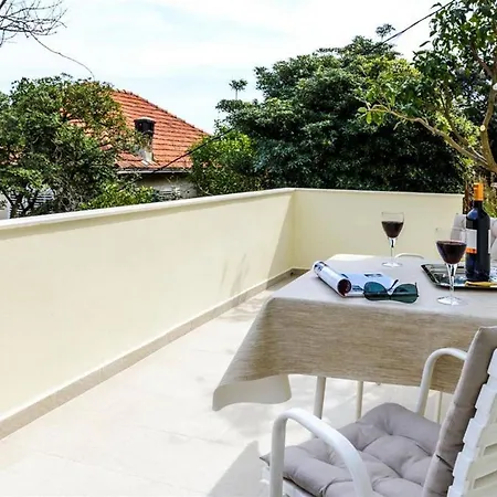 Rose - With Terrace *